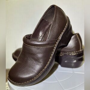 Sonoma ladies 7M Lifestyle brown leather slip on clogs Maybe tried on
